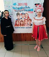 Школьники из Новой Красавки отпраздновали Масленицу в национальных костюмах