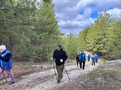 «Серебряные» волонтеры Центра социального обслуживания Лысогорского района приняли участие во всероссийской акции «10 000 шагов к жизни», которое ежегодно объединяет более миллиона человек по всей стране
