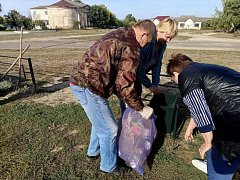 Жители Лысогорского района приняли участие в  общеобластном субботнике