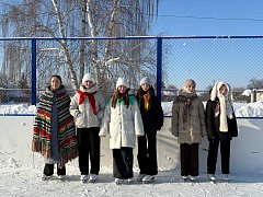 В Лысогорской школе №2 торжественно открыли каток