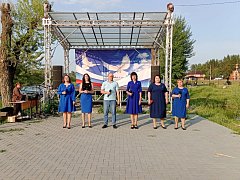 В Лысых Горах прошел праздничный концерт в День России
