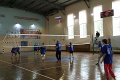 Сильный удар и верная защита — путь к успеху в волейболе