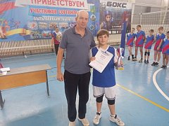 Лысогорские волейболисты вернулись с турнира с победой