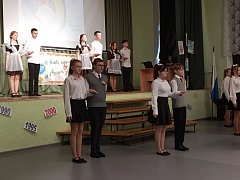 В Лысогорской школе №1 встретились выпускники разных лет