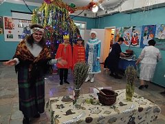 В школе поселка Яблочный дети, педагоги и родители провели новогодний вечер