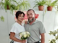 В отделе ЗАГС по Лысогорскому району поздравили с серебряной свадьбой супругов Кравцовых