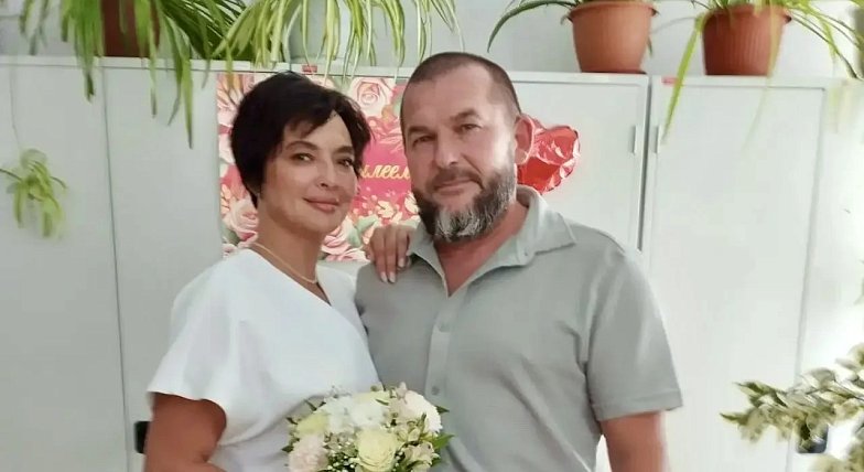 В отделе ЗАГС по Лысогорскому району поздравили с серебряной свадьбой супругов Кравцовых