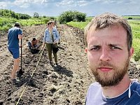 Вблизи поселка Октябрьский высадили почти 1000 деревьев