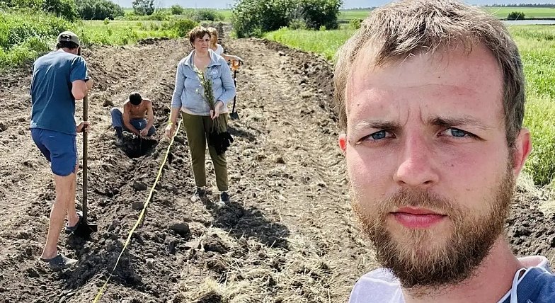 Вблизи поселка Октябрьский высадили почти 1000 деревьев