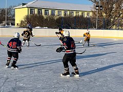 "Подсолнух" сыграл с хоккеистами из Колокольцовки
