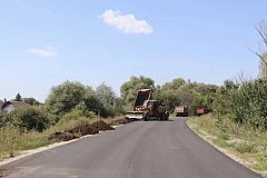 В Лысогорском районе продолжается ремонт дорог. Об этом рассказал депутат Госдумы Николай Панков в своем канале в мессенджере МАХ.