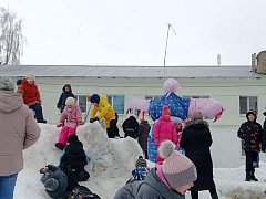 В Лысых Горах отметили Масленицу
