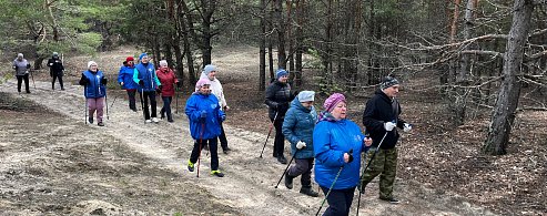 «Серебряные» волонтеры Центра социального обслуживания Лысогорского района приняли участие во всероссийской акции «10 000 шагов к жизни», которое ежегодно объединяет более миллиона человек по всей стране