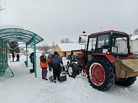 Снегоуборочные работы в Лысых Горах продолжаются в активном режиме после обильных снегопадов
