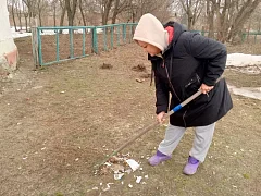 Лысогорцы приняли участие в первом весеннем субботнике