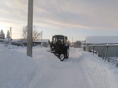 Работы по очистке от снега продолжаются