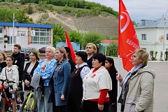 Велосипедисты проехали  по Лысым Горам ради памяти о Великой Победе