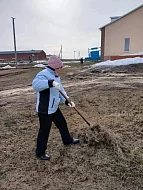 Лысогорцы приняли участие в первом весеннем субботнике