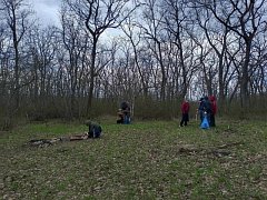 Экоактивисты Лысых Гор провели субботник на особо охраняемой природной территории