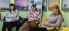 Сегодня, в День беременных, в Лысых Горах состоялась беседа за "круглым столом" с участием беременных женщин и специалистов заинтересованых ведомств