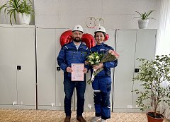 Вместо фаты строительная каска: в Лысогорском ЗАГСе состоялась необычная регистрация
