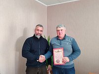 Сотрудникам Лысогорской птицефабрики передали благодарственные письма от тех, кто на передовой