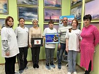 Мама участника СВО встретилась с юными лысогорскими волонтёрами