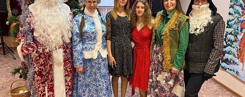 Лысогорская библиотека организовала новогоднее торжество для детей в Чадаевке