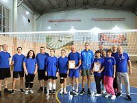 Сильный удар и верная защита — путь к успеху в волейболе