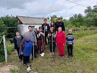 Активисты первичного отделения «Движения Первых» с. Новая Красавка помогли маме бойца, участвующего в специальной военной операции