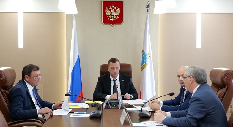 Названы отстающие по целевикам районы Саратовской области