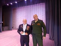 Они  понимали, зачем туда ехали