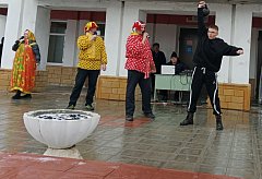 В Лысых Горах отметили Масленицу