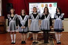 Уроки мужества в Лысогорской школе № 2: в День знаний открыли Парту Героя в честь участника СВО Андрея Пестряк