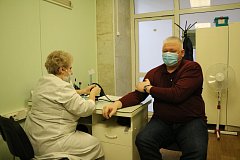 В областной Думе организовали ревакцинацию сотрудников.