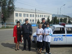 Выполняют важную и ответственную работу — обеспечивают безопасность на дорогах, помогают участникам движения