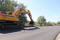 В Лысогорском районе продолжается ремонт дорог. Об этом рассказал депутат Госдумы Николай Панков в своем канале в мессенджере МАХ.