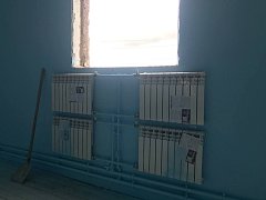 Глава Лысогорского района Сергей Фартуков с рабочим визитом посетил школу п. Яблочный и сельский Дом культуры с. Большая Рельня, где активно идут ремонтные работы