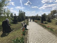В Лысых Горах продолжаются субботники на объектах, которые были благоустроены благодаря федеральной программе «Формирование комфортной городской среды» национального проекта «Инфраструктура для жизни»