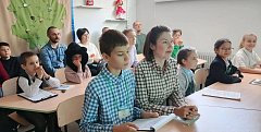 На областной естественнонаучной конференции "Лысогорские встречи" юные исследователи представили свои проекты