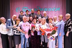 Елена Тюсина творческий юбилей отметила концертом «Цветущий май моей души»
