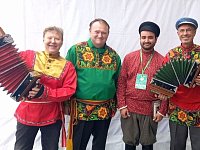 Борис Зозуля, методист Лысогорского Дворца культуры, участвует в фестивале «Палитра ремёсел»