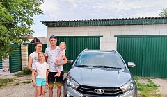 Счастливый случай: житель Лысых Гор выиграл автомобиль
