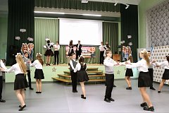 Встреча, которую ждали: выпускники школы №1 вернулись в родные стены 