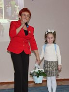 Есть традиция добрая: в Лысогорской школе №2 встретили выпускников разных лет