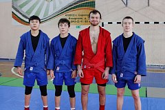 В Лысых Горах проходят учебно-тренировочные сборы по самбо