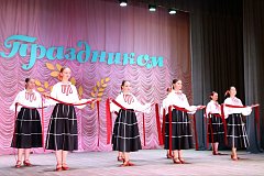 Аграрии Лысогорского района принимали поздравления