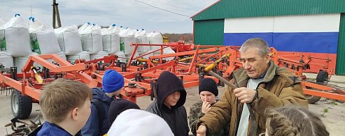 Школьники села Невежкино побывали на экскурсии в КФХ