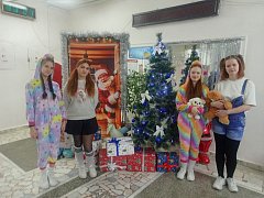 Старшеклассники Лысогорской школы №2 организовали тематические дни накануне Нового года