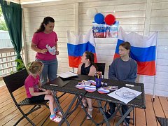 Комплексный центр социального обслуживания населения Лысогорского района подготовил ко Дню России насыщенную программу